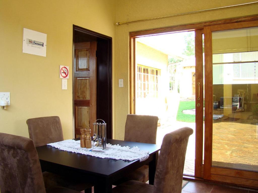 Eagle Crest Executive Lodge Edenvale Quarto foto